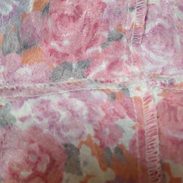 長袖 花柄 オーバーブラウス 13号  ポケットチーフ付き レディースのトップス(シャツ/ブラウス(長袖/七分))の商品写真