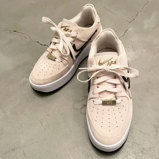 ナイキ(NIKE)のほぼ新品エアフォース1 　アイボリースニーカー　ナイキ　22.5(スニーカー)