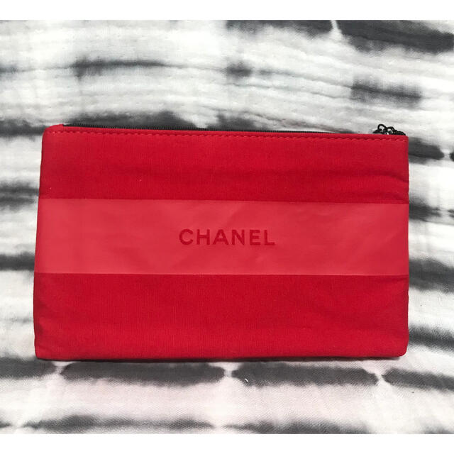 CHANEL(シャネル)の☆新品未使用☆ CHANELシャネル　ノベルティ ポーチ エンタメ/ホビーのコレクション(ノベルティグッズ)の商品写真