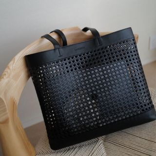 アメリヴィンテージ(Ameri VINTAGE)のRANDEBOO Mesh rattan bag (black)(かごバッグ/ストローバッグ)