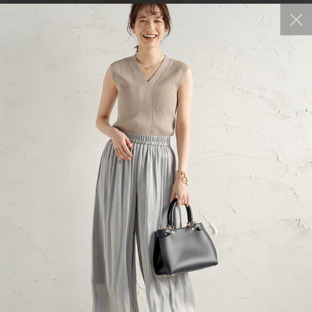 Loungedress(ラウンジドレス)の【Loungedress】ノースリVニット レディースのトップス(タンクトップ)の商品写真