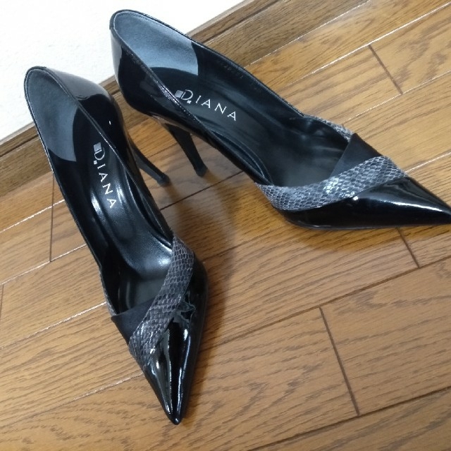 DIANA(ダイアナ)のDIANA パンプス ハイヒール 24.5cm ブラック パイソン 蛇柄 レディースの靴/シューズ(ハイヒール/パンプス)の商品写真