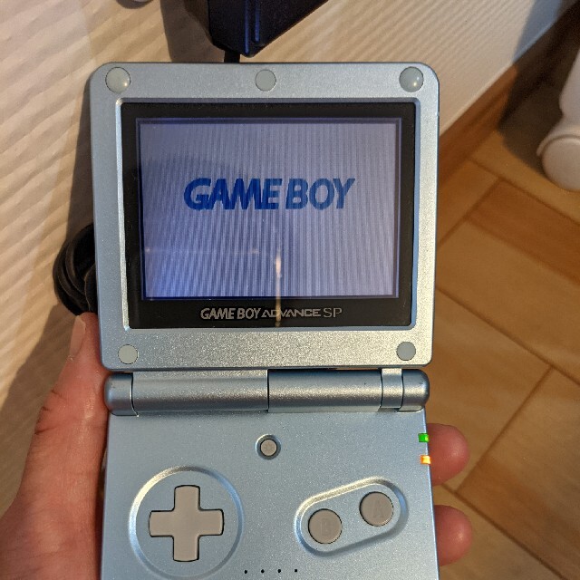 ゲームボーイアドバンス(ゲームボーイアドバンス)のGAMEBOYアドバンス　SP　(AC付) エンタメ/ホビーのゲームソフト/ゲーム機本体(携帯用ゲーム機本体)の商品写真