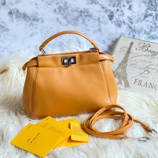 フェンディ(FENDI)の良品　FENDI ミニピーカブー　オレンジ　正規品　本物　ショルダー(ショルダーバッグ)