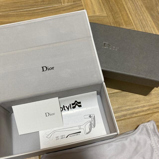 Dior(ディオール)の【新品　未使用品】Dior サングラス　ブラック レディースのファッション小物(サングラス/メガネ)の商品写真