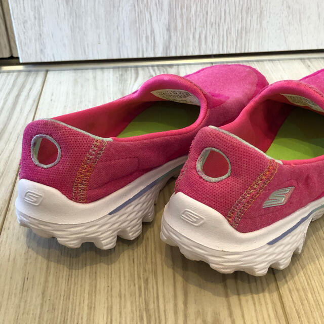 SKECHERS(スケッチャーズ)のSkechers GOWalk 18.5 女児 キッズ/ベビー/マタニティのキッズ靴/シューズ(15cm~)(サンダル)の商品写真