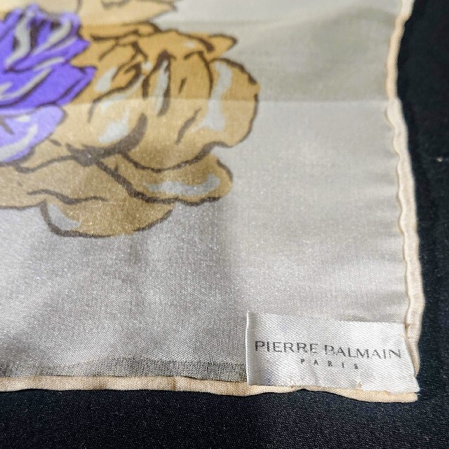 Pierre Balmain(ピエールバルマン)のUSED 美品   ピエールバルマン 花柄 スカーフ シルク 大判 レディースのファッション小物(バンダナ/スカーフ)の商品写真