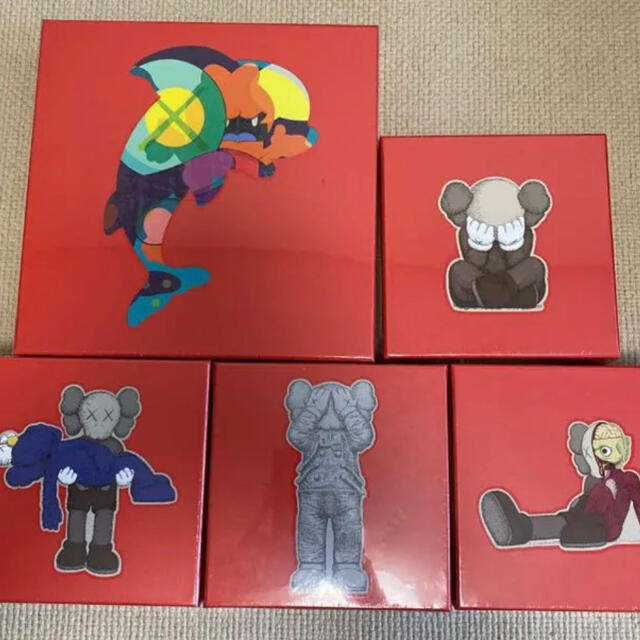 MEDICOM TOY(メディコムトイ)のKaws Tokyo First kaws puzzle パズル 5種セット  エンタメ/ホビーのフィギュア(その他)の商品写真