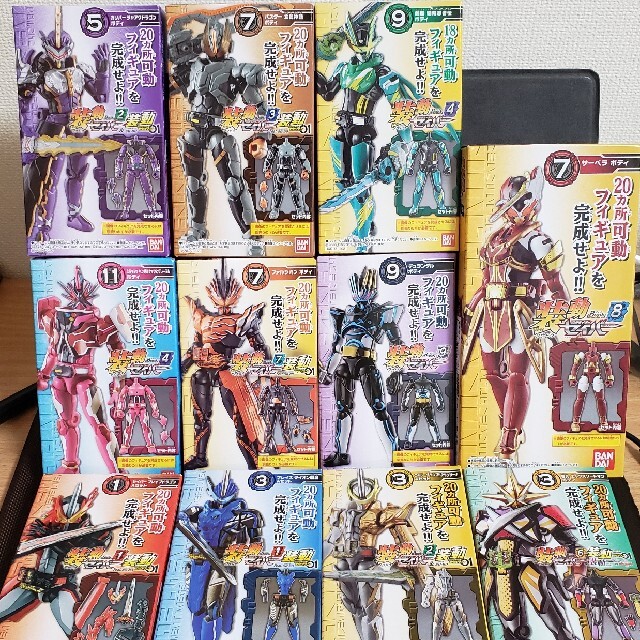 仮面ライダーセイバー 装動book1～9『11剣士ライダーセット』