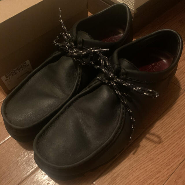 Clarks(クラークス)のCLARKS wallabee GTX ブラックレザー　UK9 メンズの靴/シューズ(スリッポン/モカシン)の商品写真