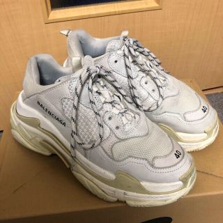 バレンシアガ(Balenciaga)のbalenciaga バレンシアガ　triple S ブラン　40(スニーカー)