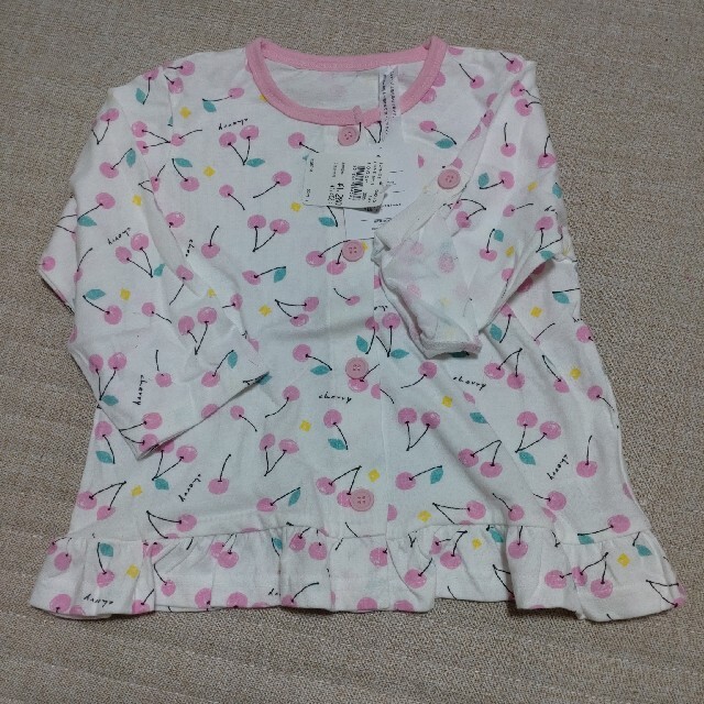 新品　パジャマ　薄手の長袖！ キッズ/ベビー/マタニティのキッズ服女の子用(90cm~)(パジャマ)の商品写真