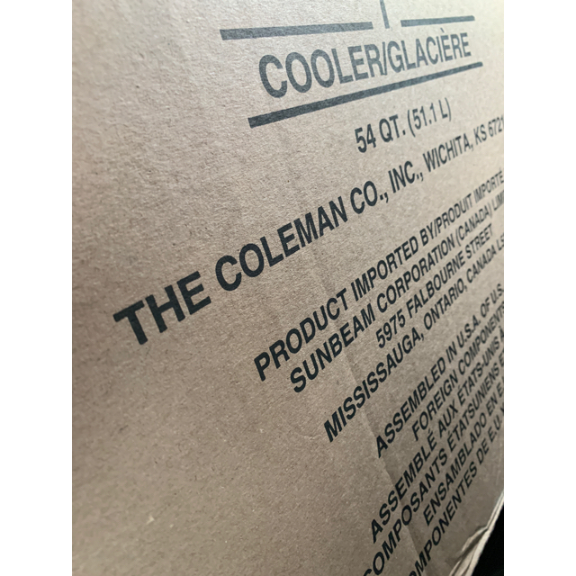 Coleman(コールマン)のColeman バターナッツ クーラーボックス スチールベルトクーラー 54QT スポーツ/アウトドアのアウトドア(その他)の商品写真