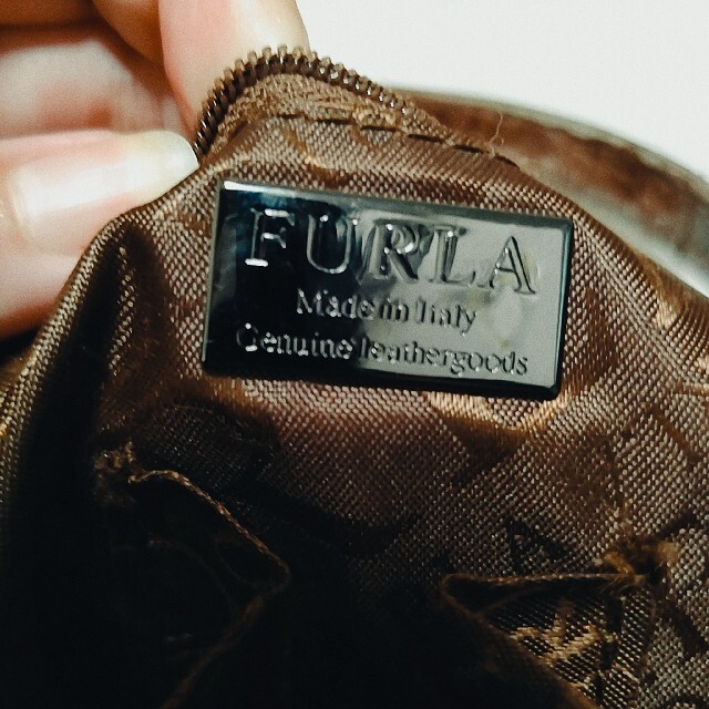 Furla(フルラ)の高級感　FURLA　ハンドバッグ　ショルダーバッグ　クロコ型押し　レザー　茶色 レディースのバッグ(ショルダーバッグ)の商品写真