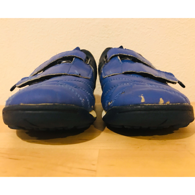 UMBRO(アンブロ)のアンブロ　トレーニングシューズ　19cm キッズ/ベビー/マタニティのキッズ靴/シューズ(15cm~)(スニーカー)の商品写真