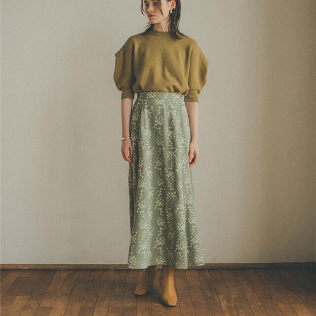 クラネ　CLANE STRIPE FLOWER EMBROIDERY SKIRT