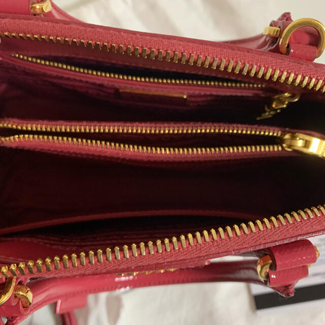 PRADA プラダ サフィアーノ ヴェルニーチェ ペオニア 2way