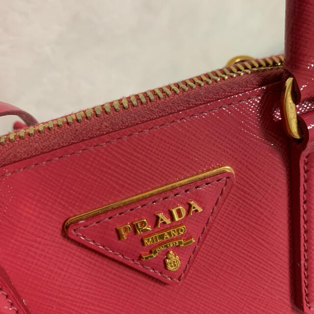 PRADA プラダ サフィアーノ ヴェルニーチェ ペオニア 2way