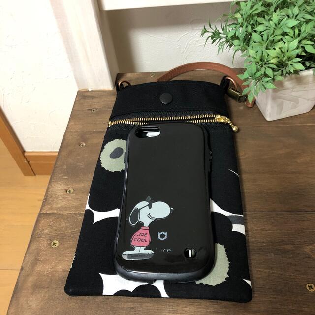 marimekko(マリメッコ)のスマホケース　スマホポーチ　かわいい！　ハンドメイド　マリメッコ  ウニッコ ハンドメイドのファッション小物(ポーチ)の商品写真