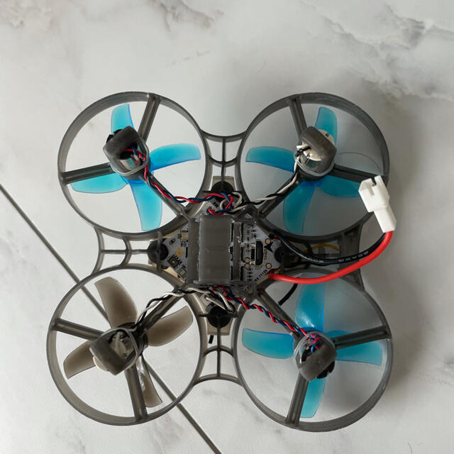 マイクロドローン tiny whoop マイクロドローン tiny whoop