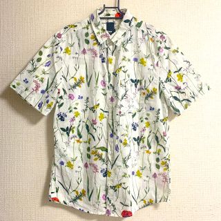 エイチアンドエム(H&M)のシャツ　ボタニカル柄　花柄　蝶柄(シャツ)