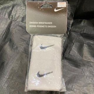 ナイキ(NIKE)のNIKE リストバンド　maki様専用(バングル/リストバンド)