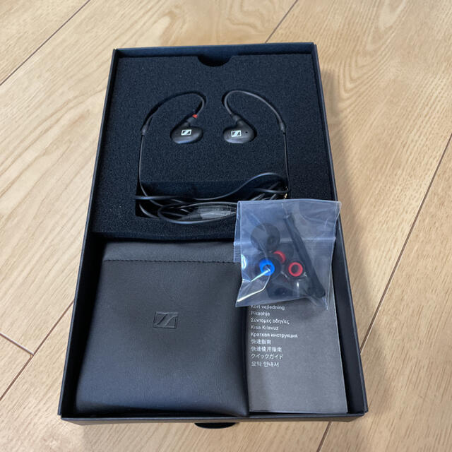 SENNHEISER(ゼンハイザー)のSENNHEISER IE 100 PRO BLACK スマホ/家電/カメラのオーディオ機器(ヘッドフォン/イヤフォン)の商品写真