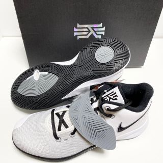 NIKE - ナイキ カイリー フライトラップ 3 EP バッシュ 新品 28cmの