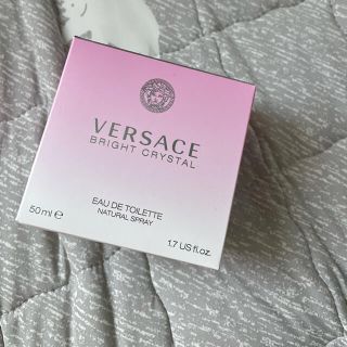 ヴェルサーチ(VERSACE)のVERSACE  BRIGHT CRYSTAL　オーデトワレ50ml(香水(女性用))