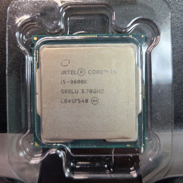 intel core i5 9600k CPU スマホ/家電/カメラのPC/タブレット(PCパーツ)の商品写真