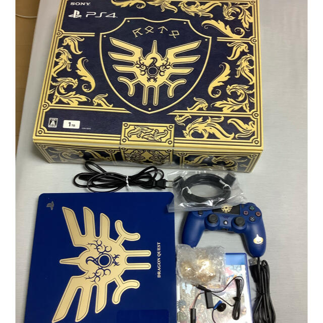 品　美品　PS4本体 ドラゴンクエストロトエディション