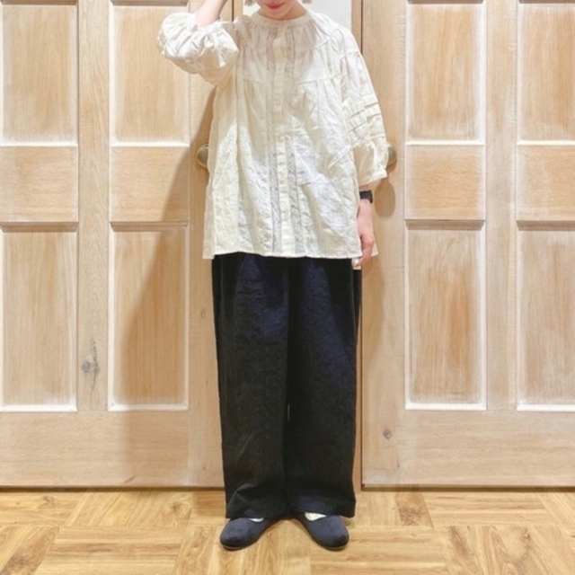 SM2(サマンサモスモス)の総刺繍綿麻パンツ　ブラック レディースのパンツ(カジュアルパンツ)の商品写真