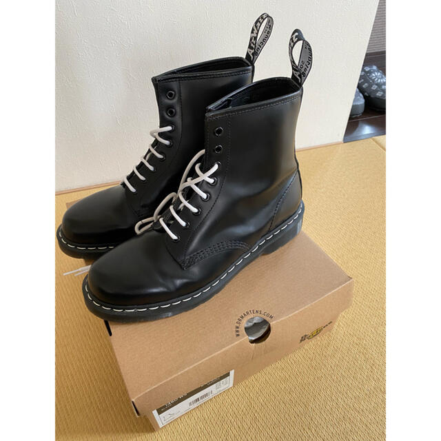 Dr. Martens 8ホールホワイトステッチ