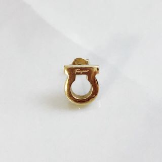 サルヴァトーレフェラガモ(Salvatore Ferragamo)のSalvatore Ferragamo ＊ gancino pierce(ピアス)