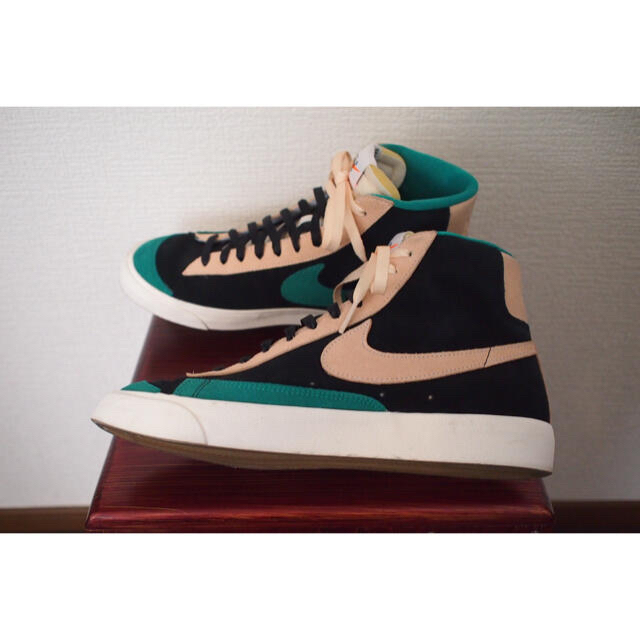 NIKE(ナイキ)のNIKE ナイキ ブレーザー MID '77  27㎝ (By Youカスタム) メンズの靴/シューズ(スニーカー)の商品写真