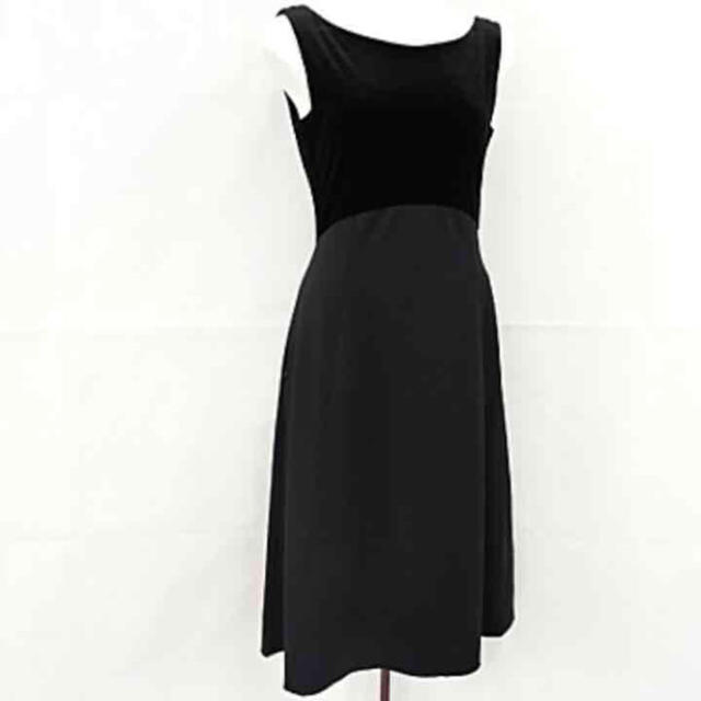 超美品】フォクシー NYベロア切り替えワンピース40黒系 超美品】フォクシー NYベロア切り替えワンピース40黒系