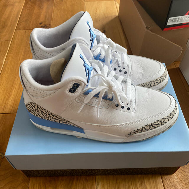 NIKE(ナイキ)のNIKE AIR JORDAN3 UNC/エアジョーダン3/27.5cm メンズの靴/シューズ(スニーカー)の商品写真