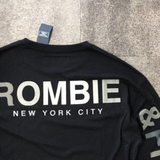 アバクロンビーアンドフィッチ(Abercrombie&Fitch)の新品未使用アバクロ★メンズ★バックロゴのロングスリーブL(Tシャツ/カットソー(七分/長袖))