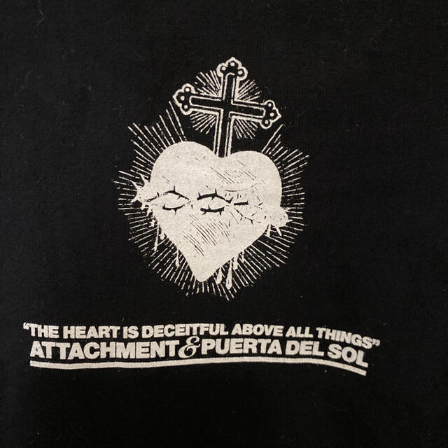 Attachment × PUERTA DEL SOL コラボTシャツ