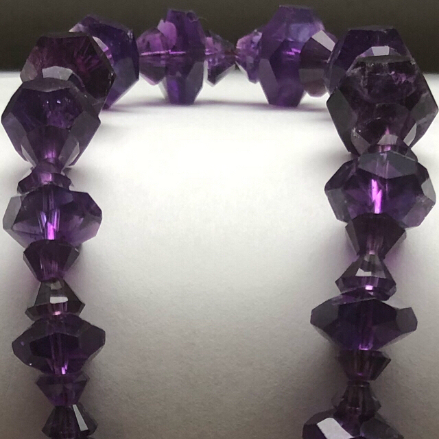 アメジストネックレス　紫水晶　グラデーション レディースのアクセサリー(ネックレス)の商品写真