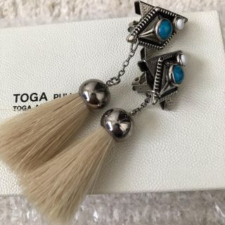 トーガ(TOGA)のTOGA PULLAトライアングルメタル　イヤリング(イヤリング)