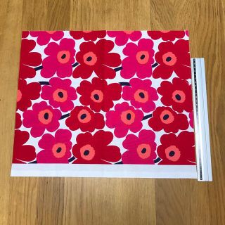 マリメッコ(marimekko)の13…マリメッコ生地ウニッコレッド(生地/糸)