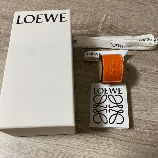 LOEWE レザーブレスレットレディース