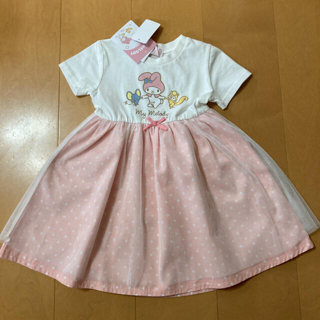 女の子　マイメロディ　ワンピース　95 新品未使用品　タグ付き キッズ/ベビー/マタニティのキッズ服女の子用(90cm~)(ワンピース)の商品写真