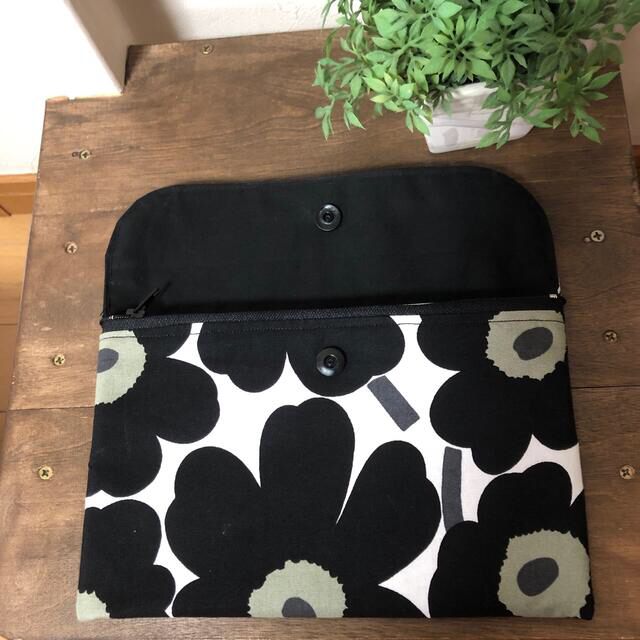 marimekko(マリメッコ)のOMI様専用　　マルチポーチ　ハンドメイド　  ポーチ　ウニッコ　マリメッコ  ハンドメイドのファッション小物(ポーチ)の商品写真