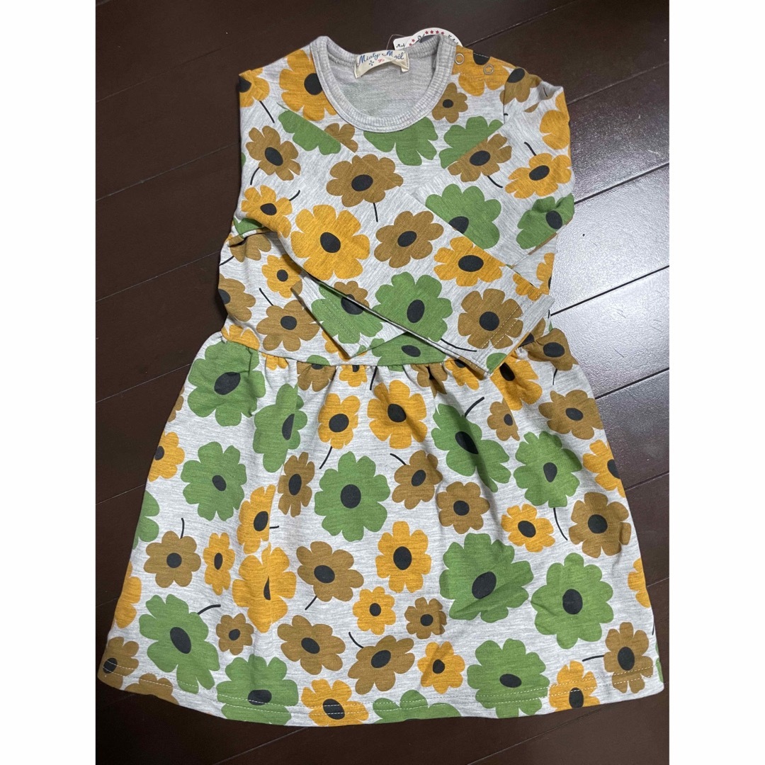 新品　子供服　長袖　花柄ワンピース　95センチ キッズ/ベビー/マタニティのキッズ服女の子用(90cm~)(ワンピース)の商品写真