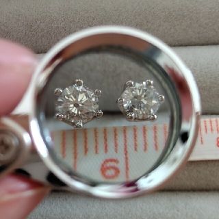 ダイヤピアス 0,50ct Pt900 キャッチPt850 大粒 ミルククラウン(ピアス)