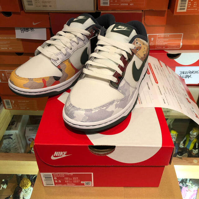 靴/シューズNIKE DUNK LOW SE