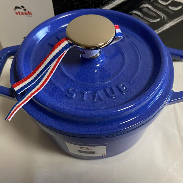 STAUB(ストウブ)のstaub ストウブ　ピコココットラウンド　ブルーベリー　１４㎝ インテリア/住まい/日用品のキッチン/食器(鍋/フライパン)の商品写真