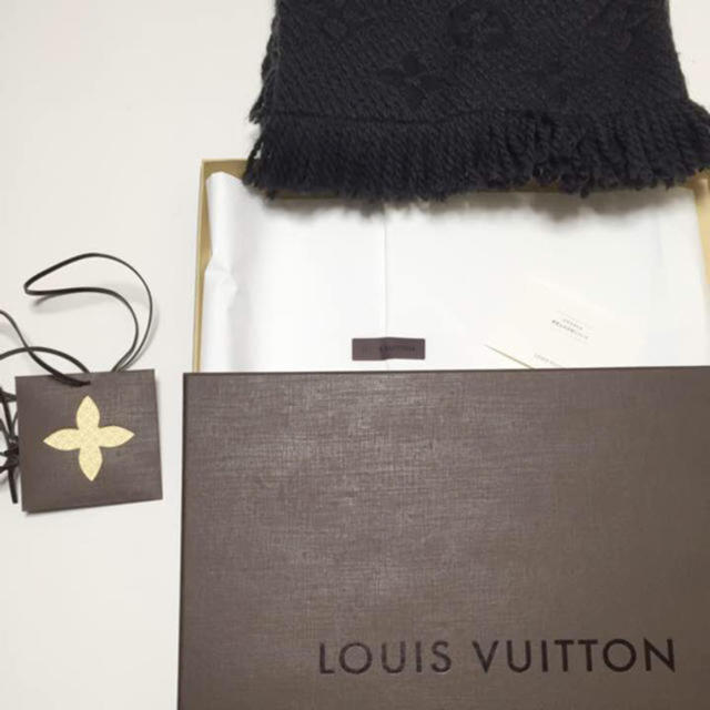 LOUIS VUITTON(ルイヴィトン)のヴィトン ロゴマニアマフラー レディースのファッション小物(マフラー/ショール)の商品写真